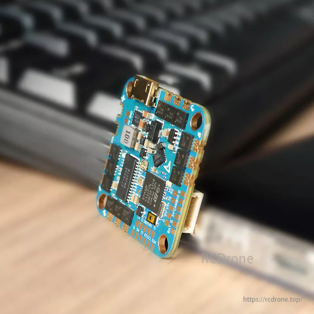 HAKRC F411 40A AIO полётный контроллер 2–6S, STM32F411, BLHeli_S 40A ESC, монтаж 25.5 мм HAKRC F411 40A AIO полётный контроллер 2–6S, STM32F411, BLHeli_S 40A ESC, монтаж 25.5 мм