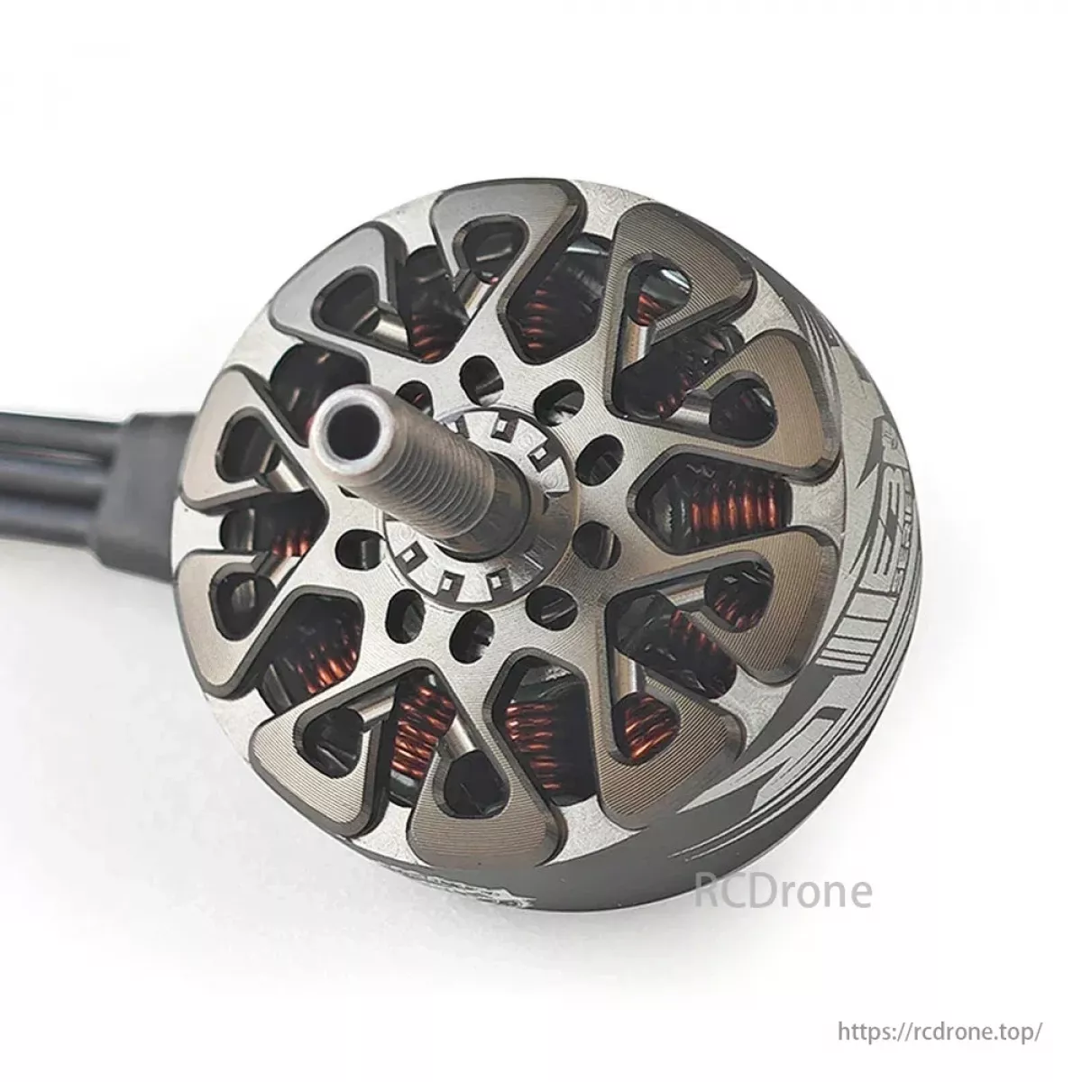 Бесколлекторный мотор EMAX ECOIII 2306 1700KV/1900KV/2400KV 3-6S для квадрокоптера 5" FPV Бесколлекторный мотор EMAX ECOIII 2306 1700KV/1900KV/2400KV 3-6S для квадрокоптера 5" FPV