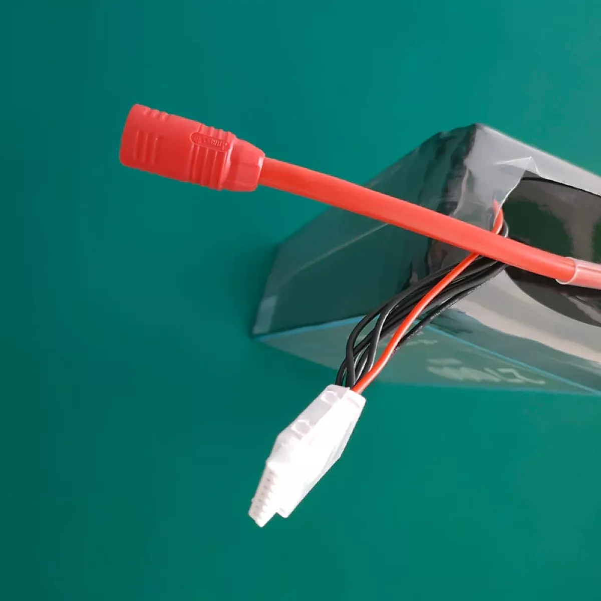 XINGTO 22.2V 6S 27000mAh 10C LiPo — аккумулятор высокой плотности для БПЛА, полутвердотельный XINGTO 22.2V 6S 27000mAh 10C LiPo — аккумулятор высокой плотности для БПЛА, полутвердотельный