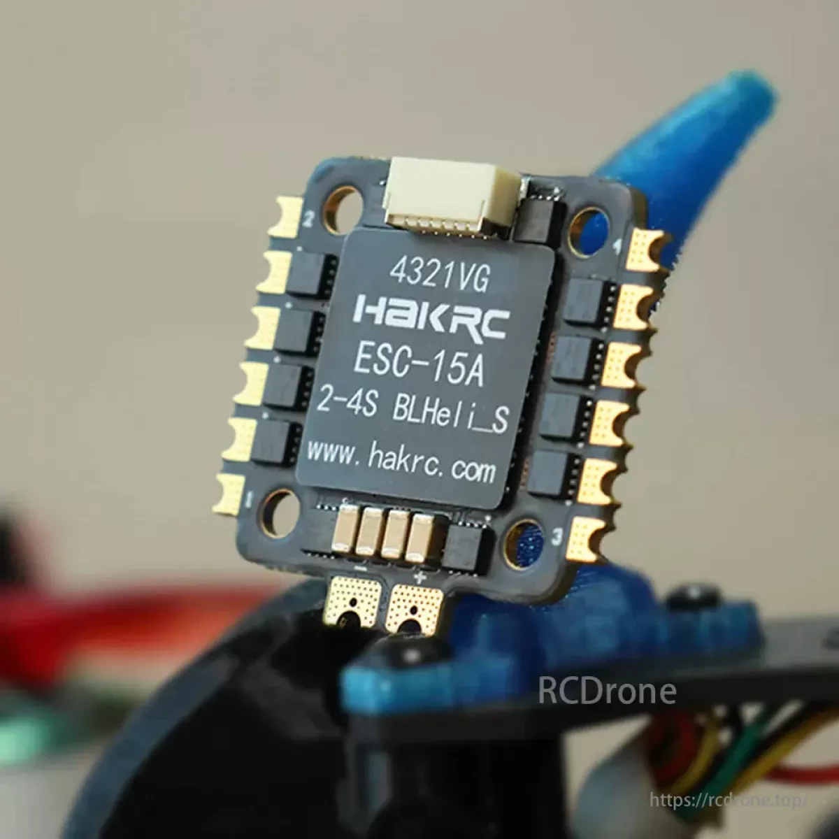 HAKRC BLS 15A 4-в-1 ESC для FPV дрона, 2–4S LiPo, 20x20мм, DShot600, BLHeli_S прошивка HAKRC BLS 15A 4-в-1 ESC для FPV дрона, 2–4S LiPo, 20x20мм, DShot600, BLHeli_S прошивка