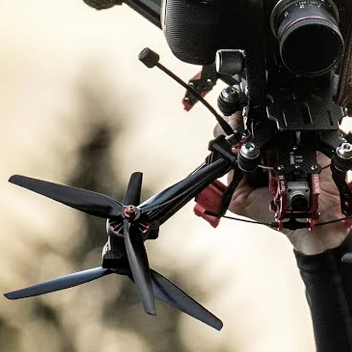 2 пары пропеллеров GEMFAN Cinelifter 3-лопастные CW/CCW 7035/7037/8040/8060/9045/1050 для FPV дронов 2 пары пропеллеров GEMFAN Cinelifter 3-лопастные CW/CCW 7035/7037/8040/8060/9045/1050 для FPV дронов