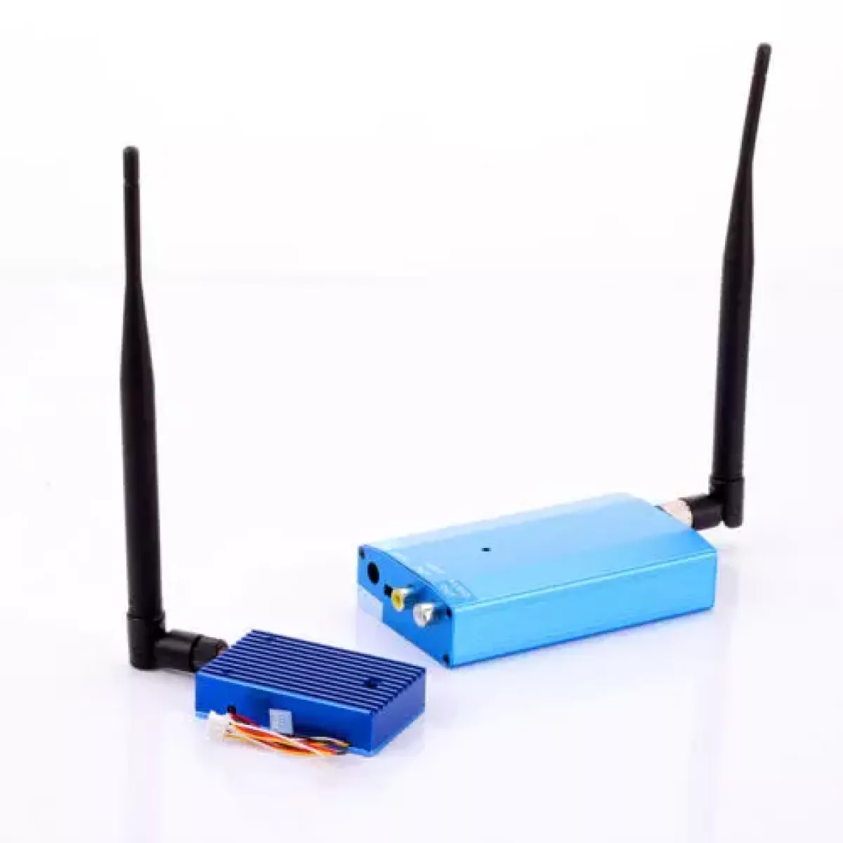 1.3G 4CH 3W VTX/VRX — 1.3ГГц 3000мВт беспроводной AV передатчик/приёмник аудио/видео 1.3G 4CH 3W VTX/VRX — 1.3ГГц 3000мВт беспроводной AV передатчик/приёмник аудио/видео
